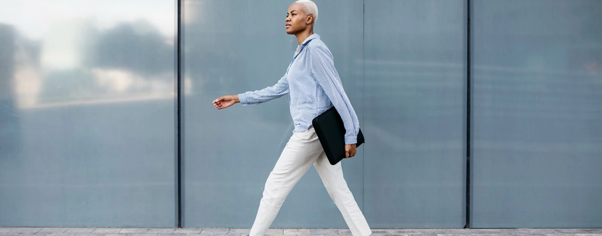 10 Casual Outfits to Run Errands in This Spring