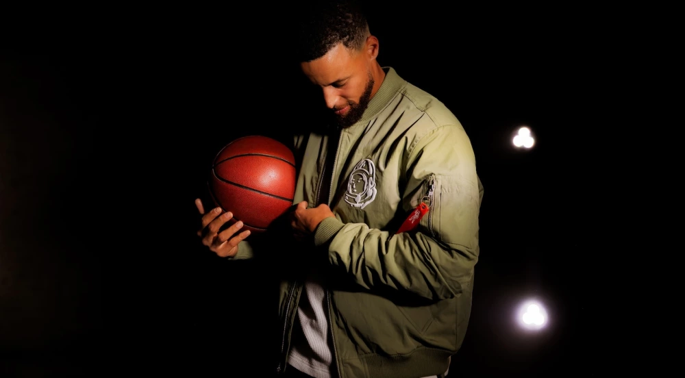 Stephen Curry Is Turning Tunnel Fashion Into Opportunity