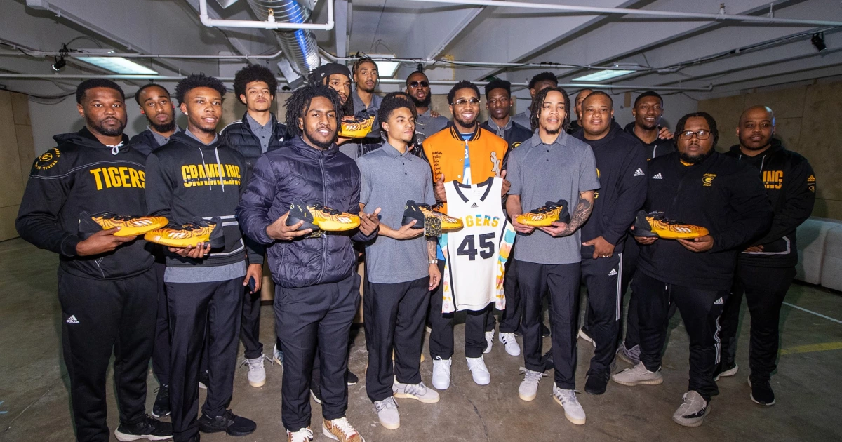 adidas Grambling State Tigers Intimidation Low \'Core Black/Team Colleg Gold/Team Adidas Intimidation Sneakers | Flight Club main image 3