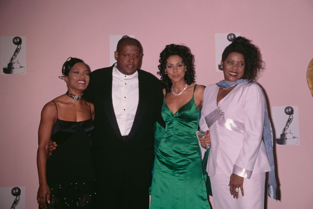 princess polly baby blue dress Thanksgiving Throwback: Family Gathering Looks by Way of Our Favorite '90s  Stars