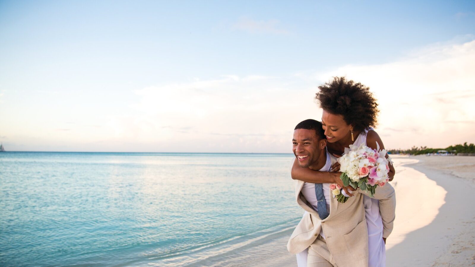 After Brief Hiatus, Aruba’s Romantic Vow Renewal Ceremony Returns for a