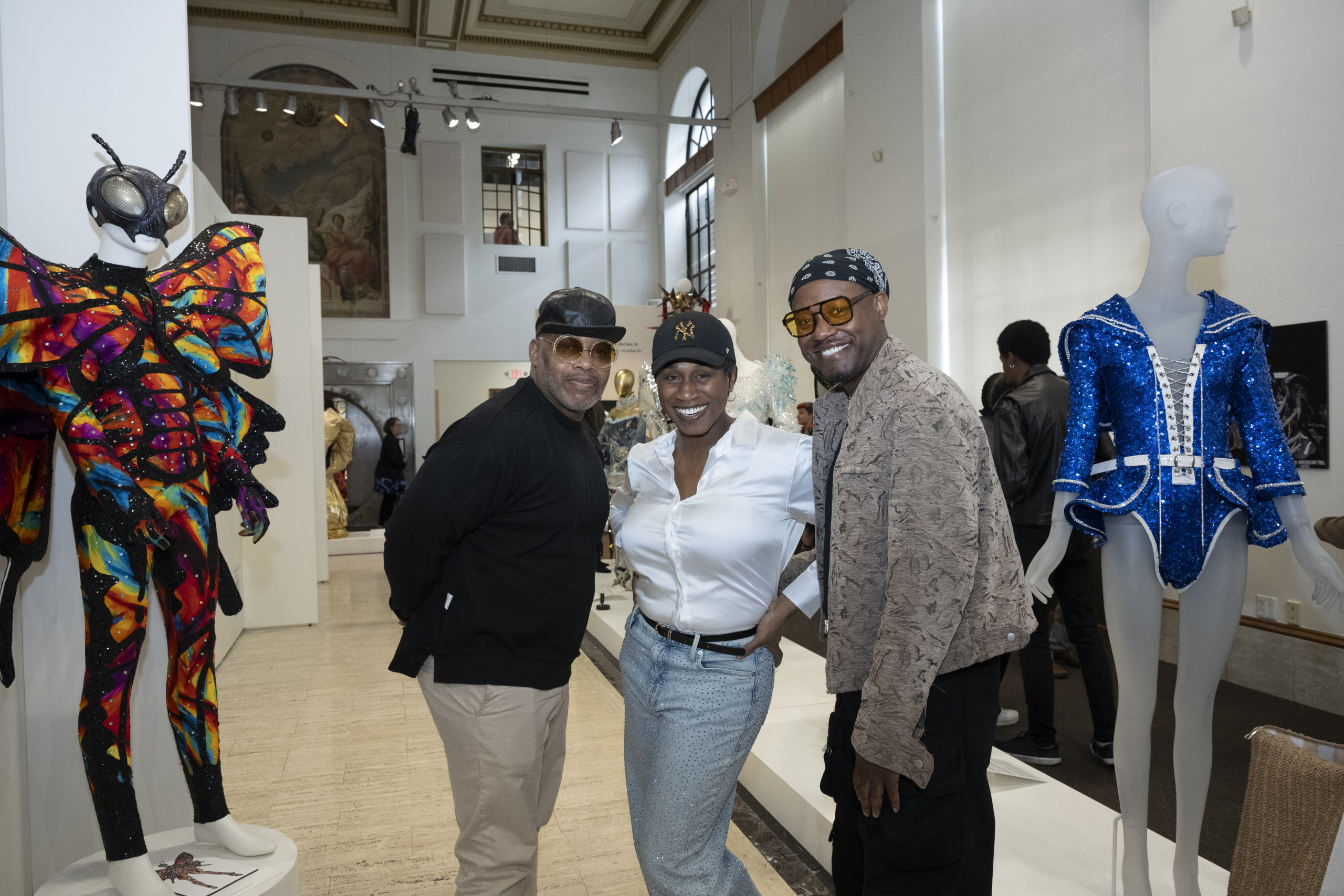 アート・デザイン・音楽 THE LOOK Adlentures In Pop& Rock Fashion THE LOOK Adlentures In Pop& Rock Fashion - メルカリ