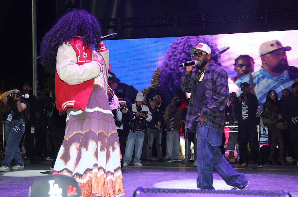 SZA and Kendrick Lamar performing