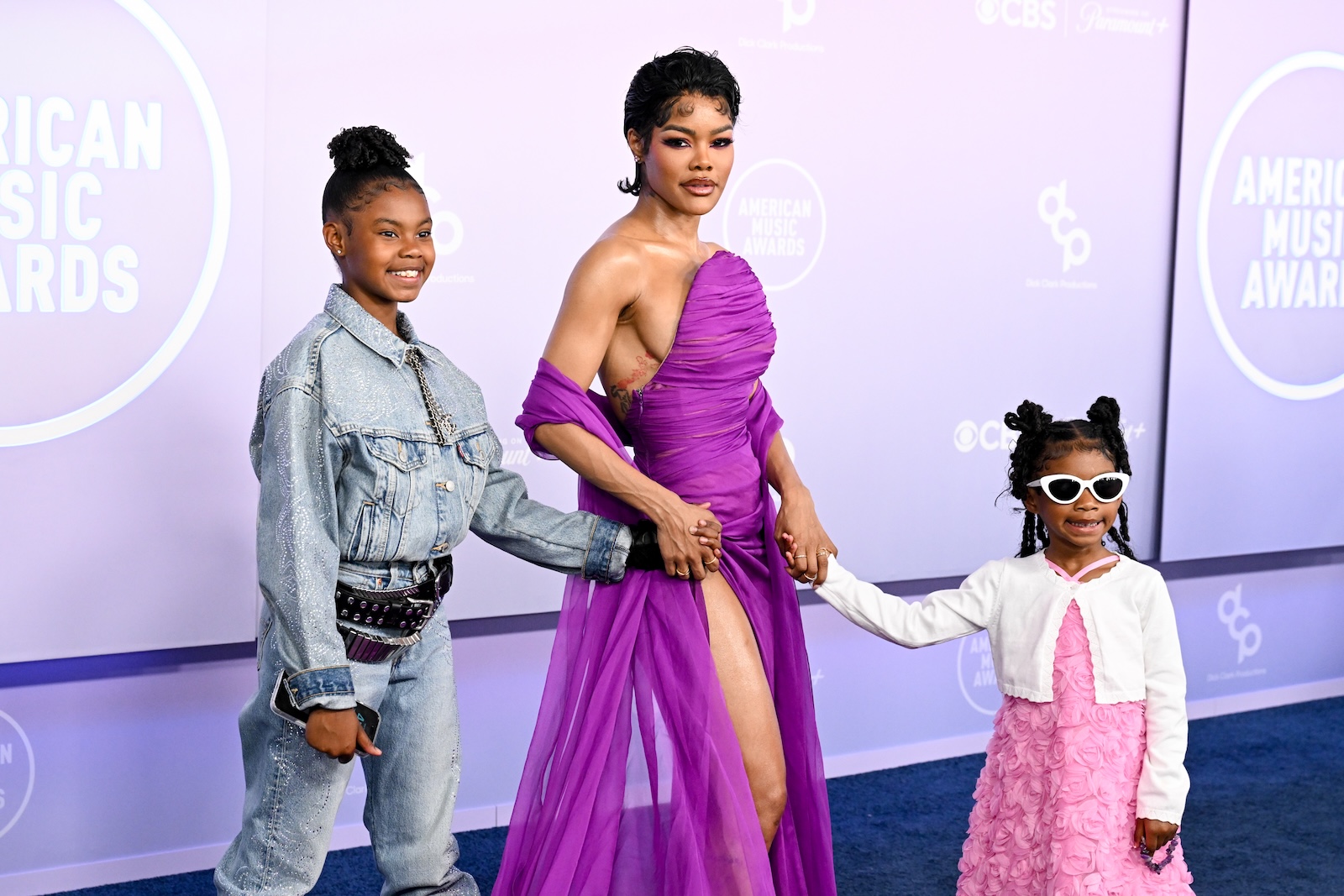 Teyana Taylor Officially Turned the AMAs Red Carpet Into a Family Affair